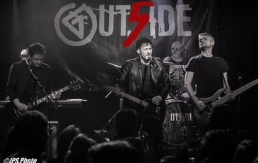 Out5ide sur scène