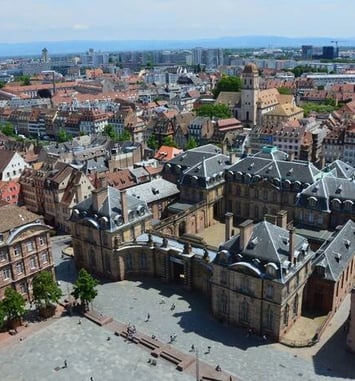 Musées point de départ dans la cour du Palais Rohan