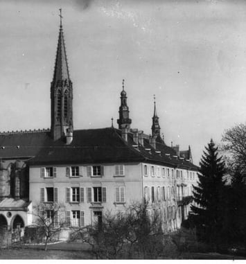 Histoire de la chapelle et du pensionnat Notre-Dame de Molsheim à travers une exposition de documents photographiques commentée.
