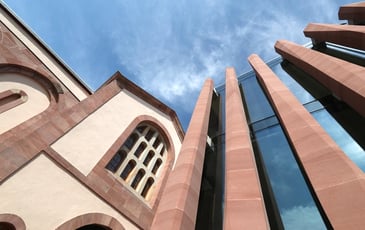 Visitez librement une bibliothèque humaniste