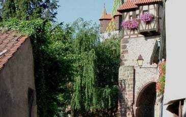 Découverte du quartier du château avec le veilleur de nuit