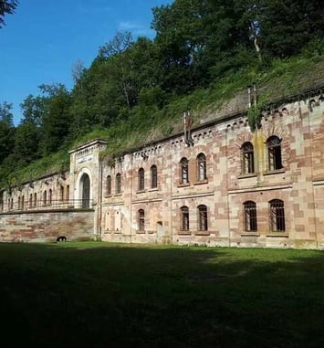 Parcourez un fort allemand du XIXe siècle en pleine nature