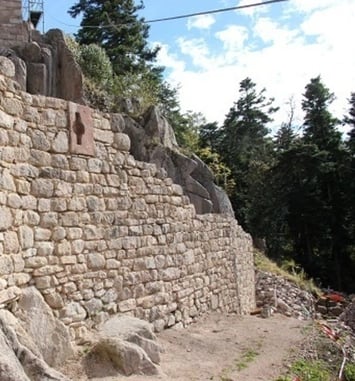 Découvrez une fortification médiévale, perchée à 677 m d'altitude, au cœur de la  forêt d'Obernai, Bernardswiller.