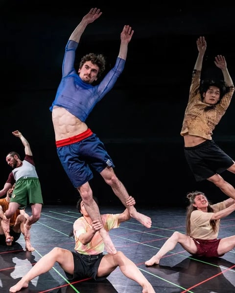 Nimble, Not Standing / Alexander Vantournhout
