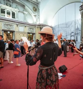 Bal dans la salle des fêtes du palais impérial ! sur réservation