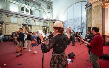 Bal dans la salle des fêtes du palais impérial ! sur réservation