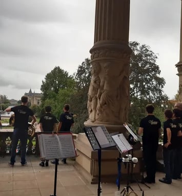 Wonder Brass sur le balcon du palais du Rhin