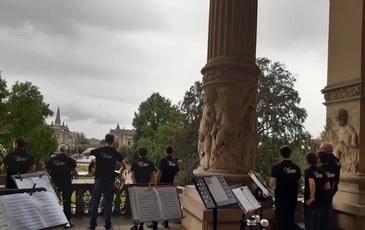 Wonder Brass sur le balcon du palais du Rhin