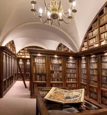Découvrez l'une des plus anciennes bibliothèques de Strasbourg
