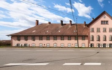 Visite commentée de l'exposition « habitat industriel au pays de Niederbronn-les-Bains : de la maison ouvrière au château patronal ».