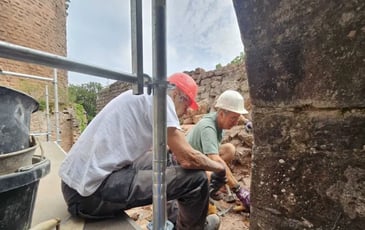 Venez vous joindre aux bénévoles qui restaurent les châteaux d'Ottrott !