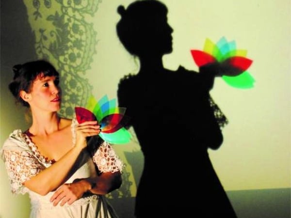 Couleur corbeau, Compagnie Moska
