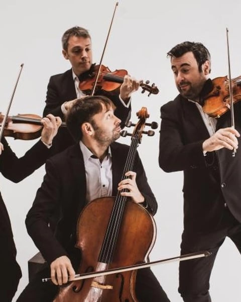 Éclisse totale, Quatuor Léonis