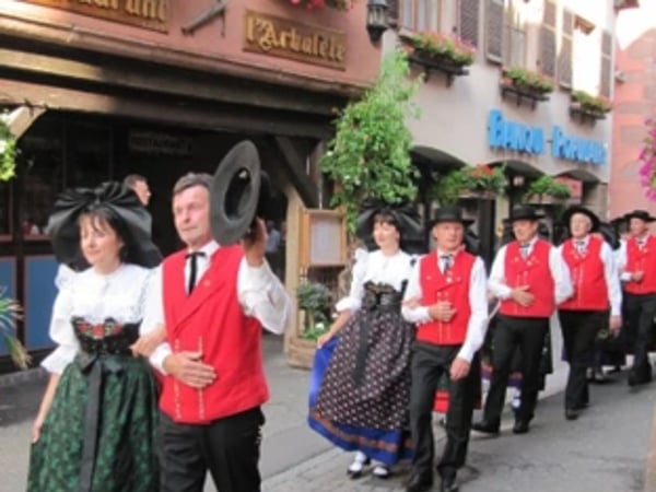 Déambulation : musiques et danses folkloriques alsaciennes