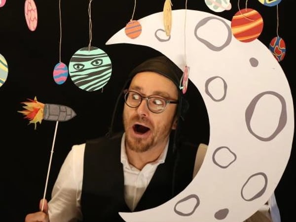 Comment voyager sur la lune en suçant un bonbon ?