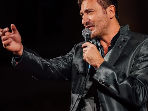 Pascal Vecca chante les plus belles voix du Jazz